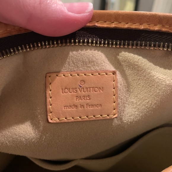 Louis Vuitton Estrela - Picture 9 of 11